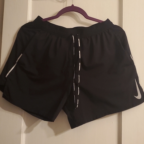 Nike flex stride shorts - Picture 2 of 4